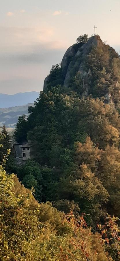 Borgo Dei Sassi Di Roccamalatina - Room And Breakfast Rocca Malatina Exterior foto